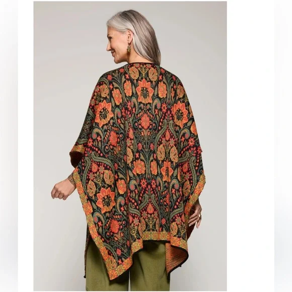 Mirabelle Poncho Alpaca Designed by Tey-Art - Picture 4 of 11